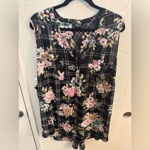 Torrid Black and Pink Floral Plaid Blouse. Size 5.